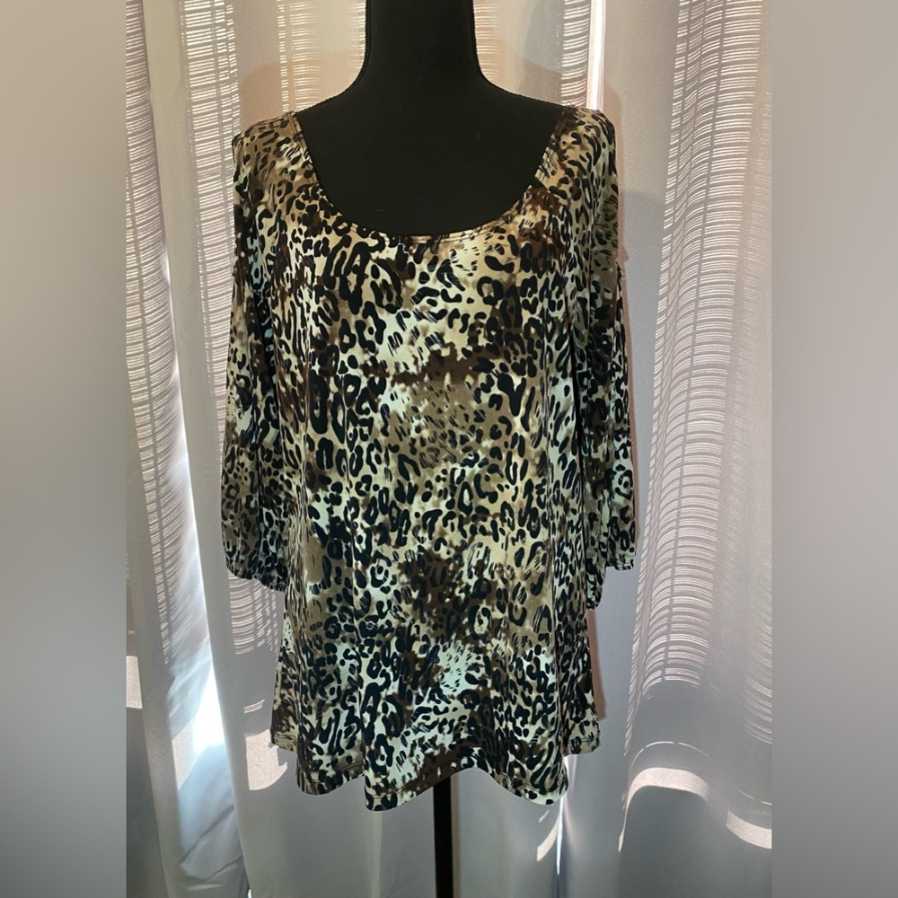 Leopard Print Cold‎ Shoulder Stretchy Smooth knit Size XL